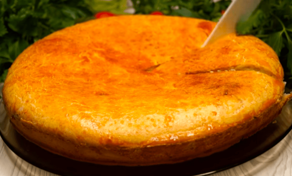 Пиріг з капустою та яйцем! Улюблений пиріг мого чоловіка! Тісто надзвичайно повітряне, а пиріг ніжний, соковитий та смачний