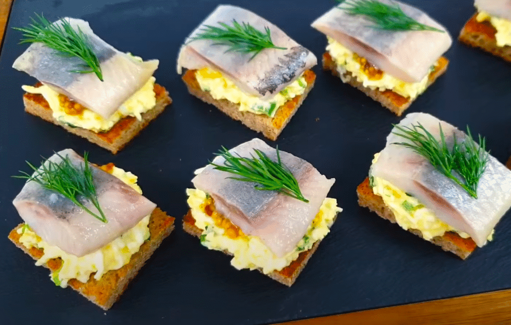 Закуска з оселедця за 5 хвилин! Смачніше за ікру