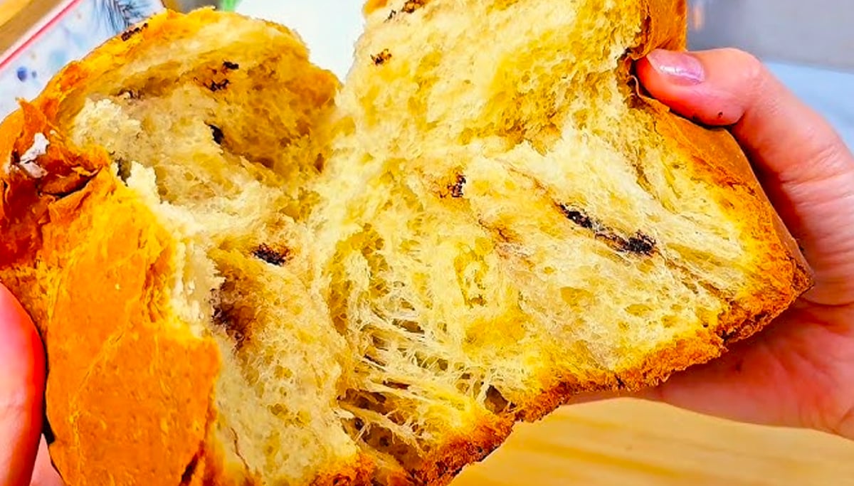 Ніжна і повітряна, “як пух” Паска Панеттоне! Навіть вимішувати не треба!