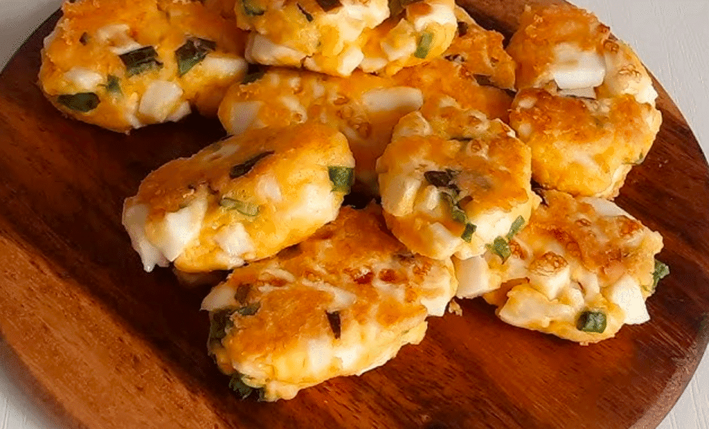 Ліниві пиріжки “П’ятихвилинки”: пишні та м’які. Все змішали і готово