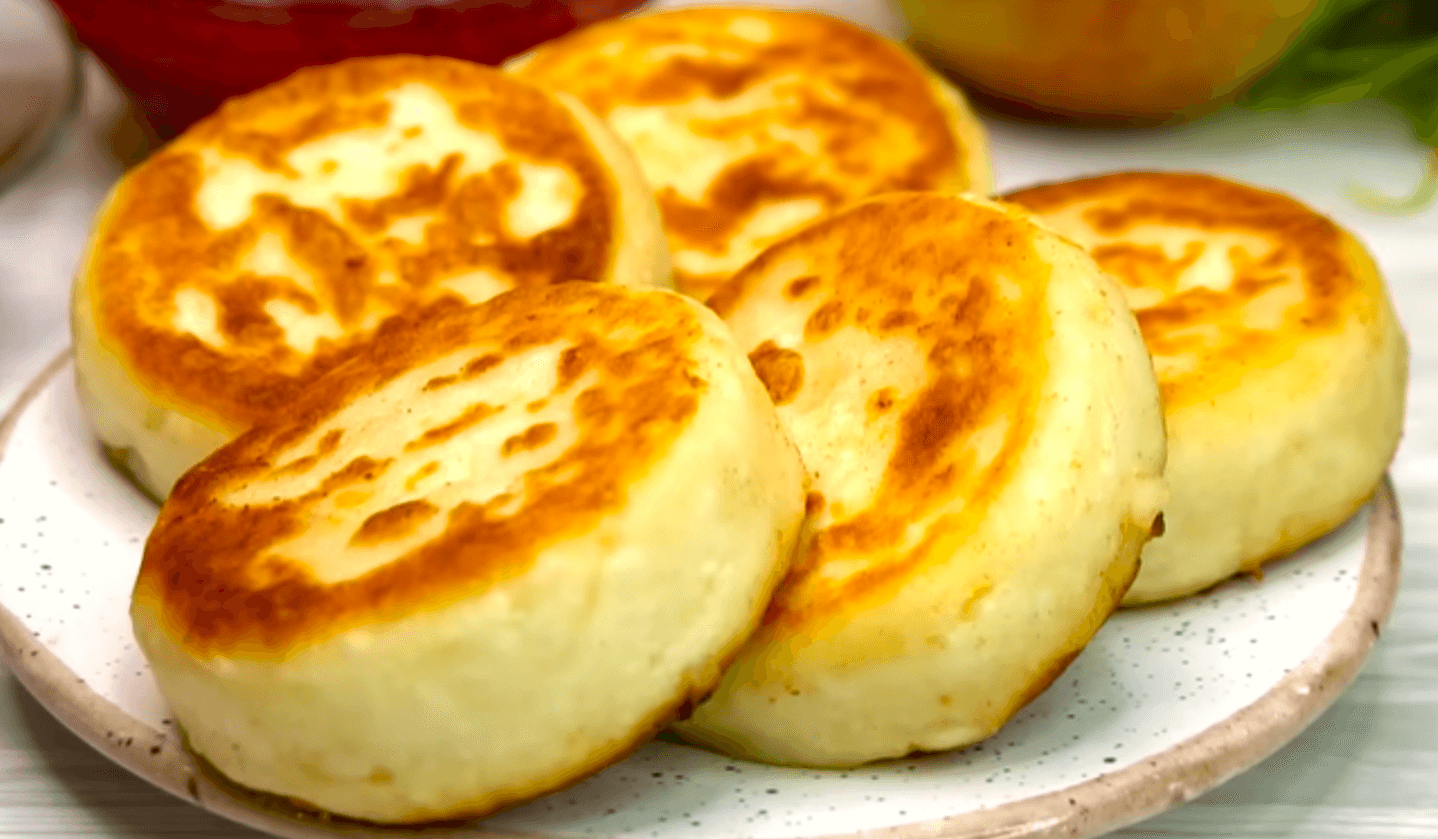 Ідеальні Сирники: сирний смак, пишні і не розпливаються при смаженні