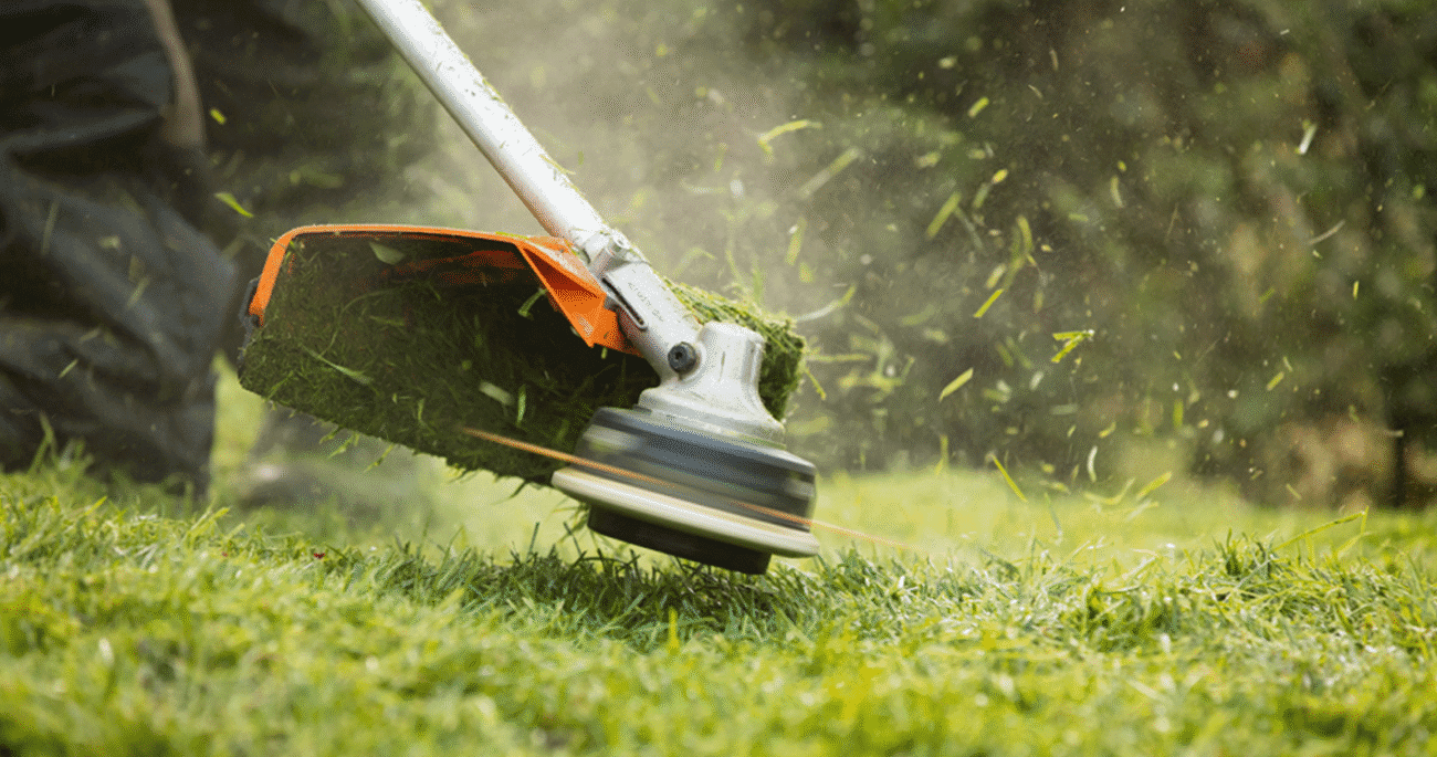 Що обрати: тример чи газонокосарку?