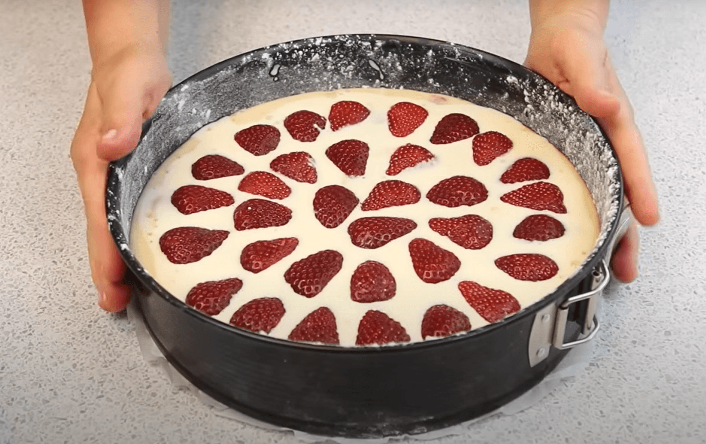 пиріг з полуницею