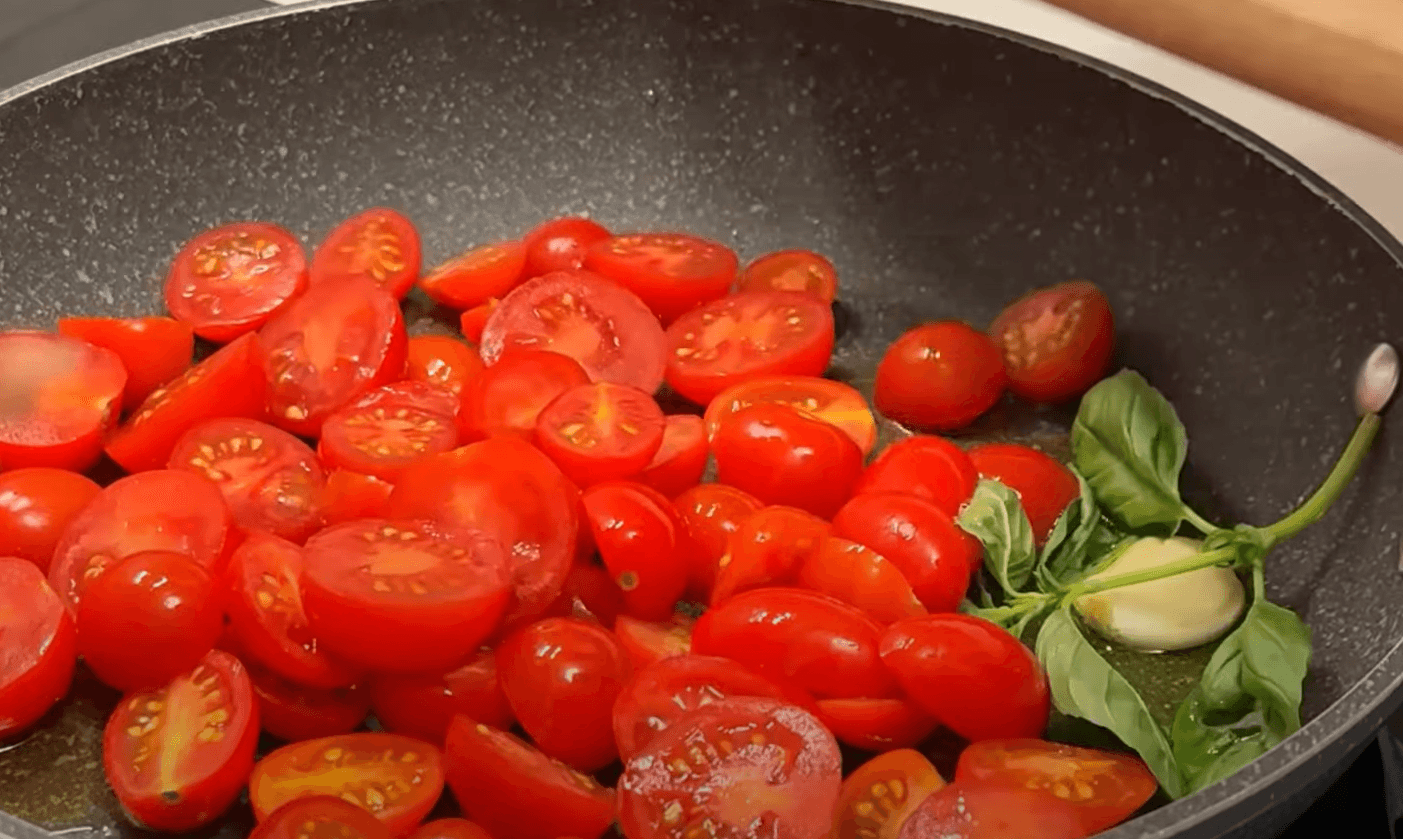 соус з помідорів чері