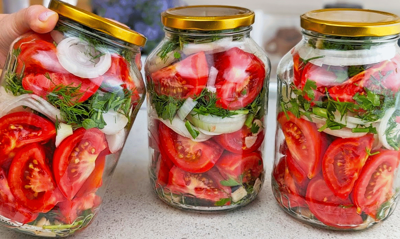 Консервую помідори таким способом уже 10 років! Смачний маринад сподобається кожному