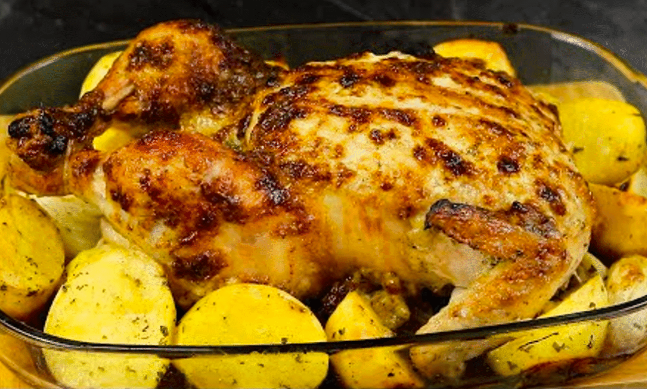 Смачна та соковита курка з картоплею в духовці! Рецепт "На мільйон"!
