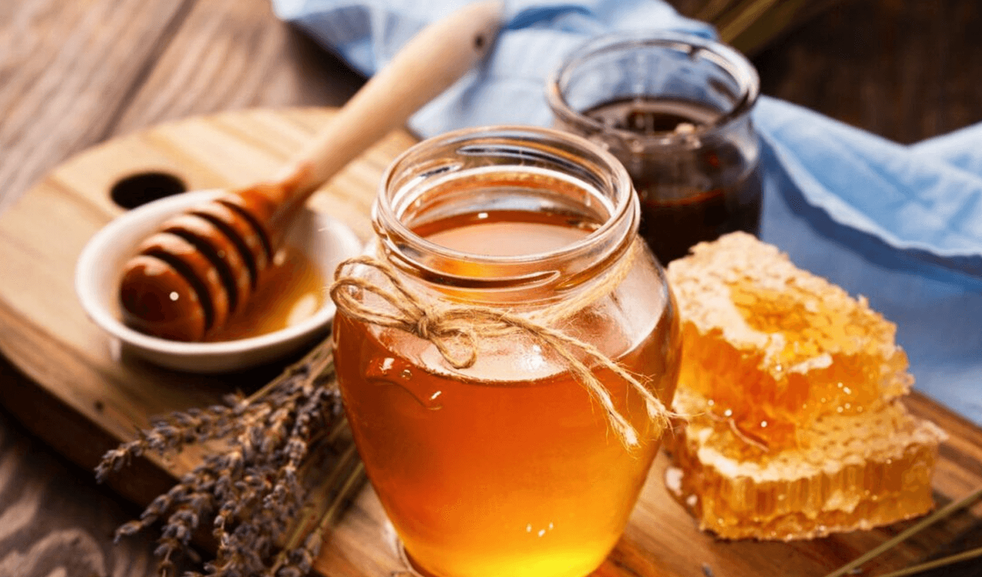 Цей простий секрет продовжить життя вашому меду на роки! Ви точно здивуєтесь