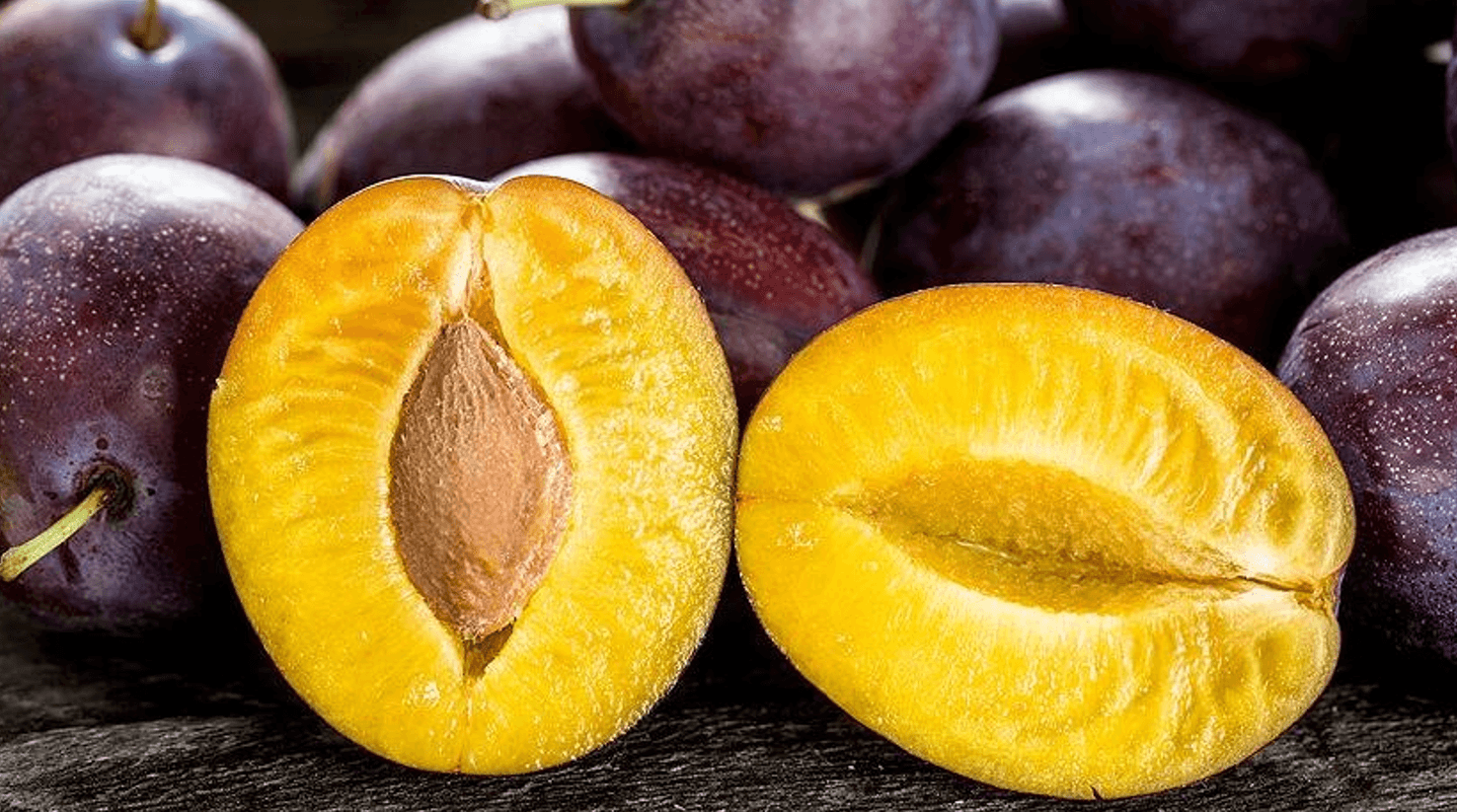 Очистить кишечник, омолодить шкіру, зміцнить серце: 7 причин їсти сливу щодня!