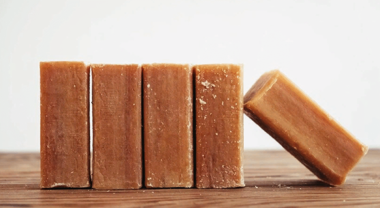 Чому господарське мило досі вважають секретною зброєю у домі?