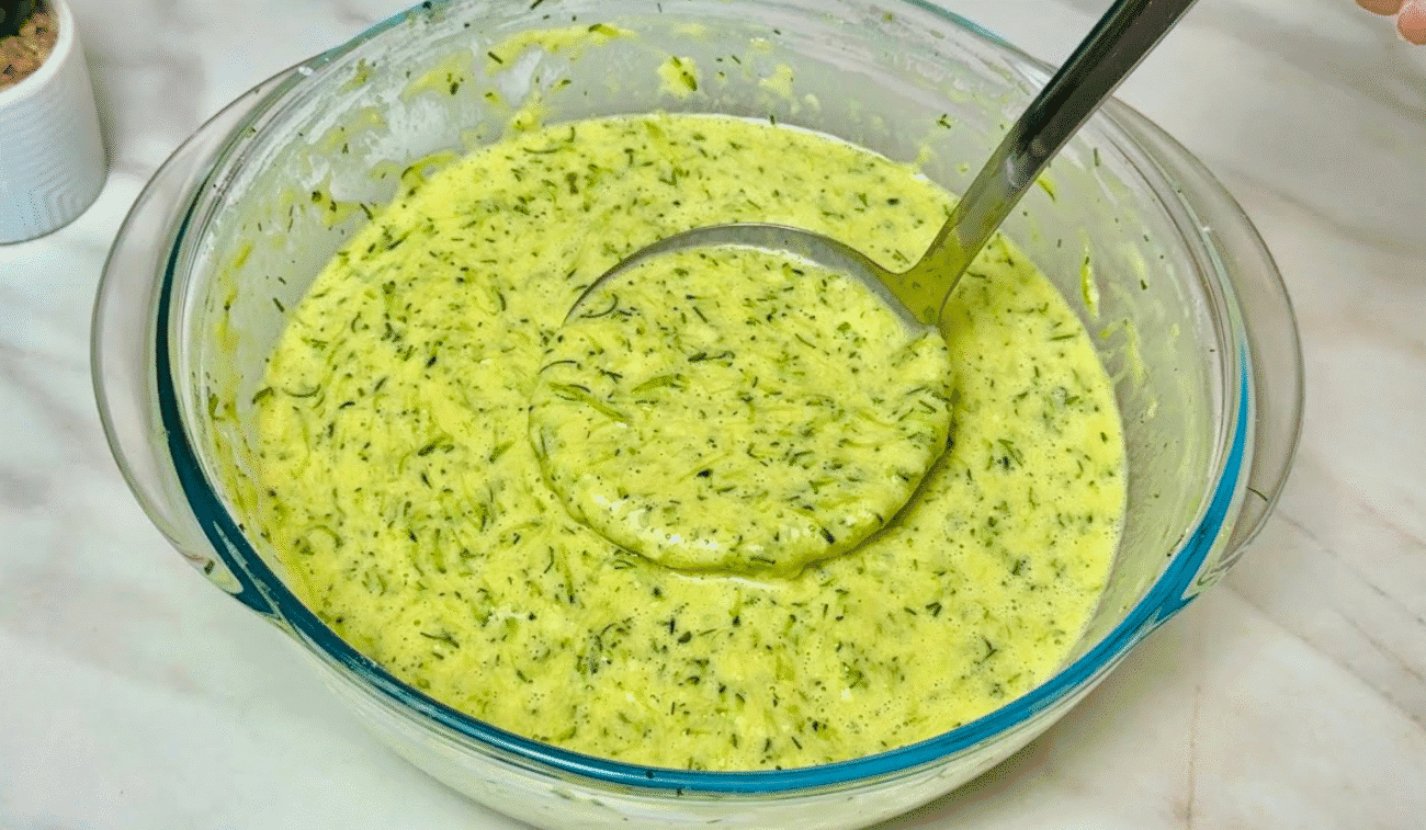 Просто натріть кабачки та додайте яйця! "Бомбезний" рецепт з кабачків, який готую часто влітку