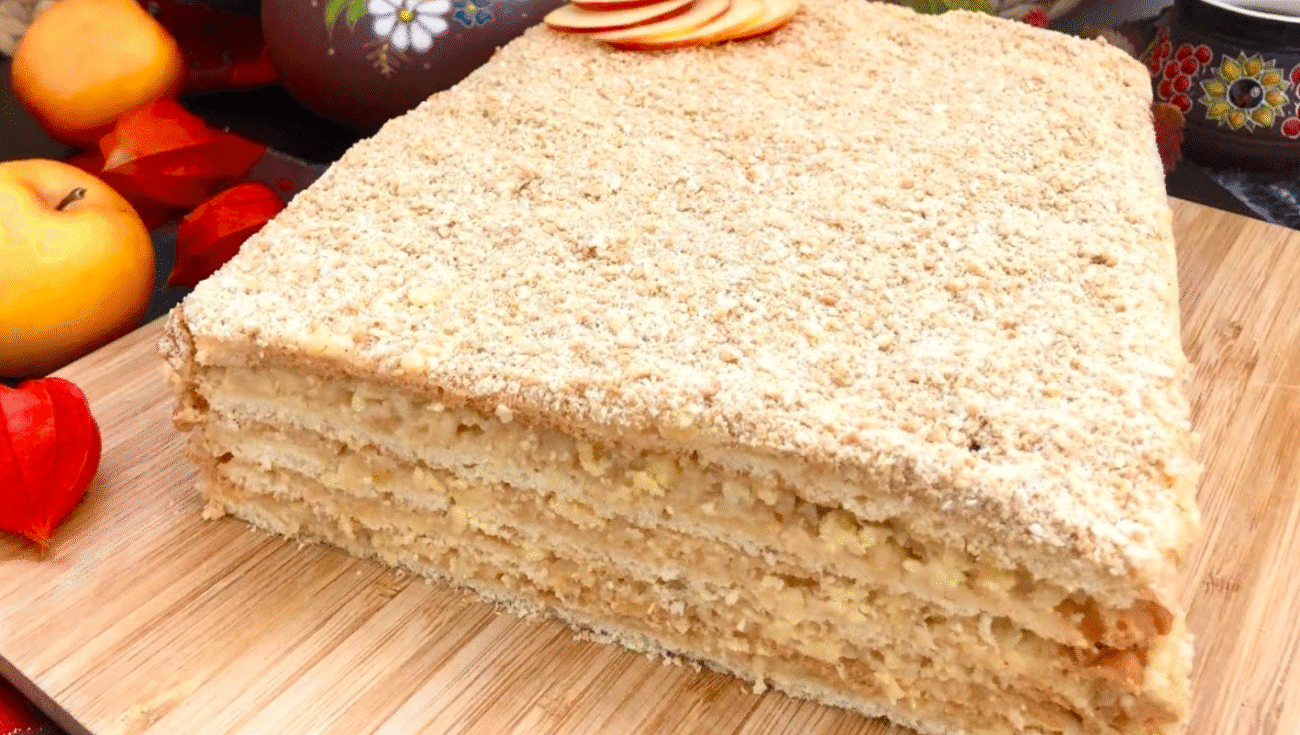 Яблучний пляцок, який тане у роті! "Небо в роті" старий бабусин рецепт, який пам'ятають всі