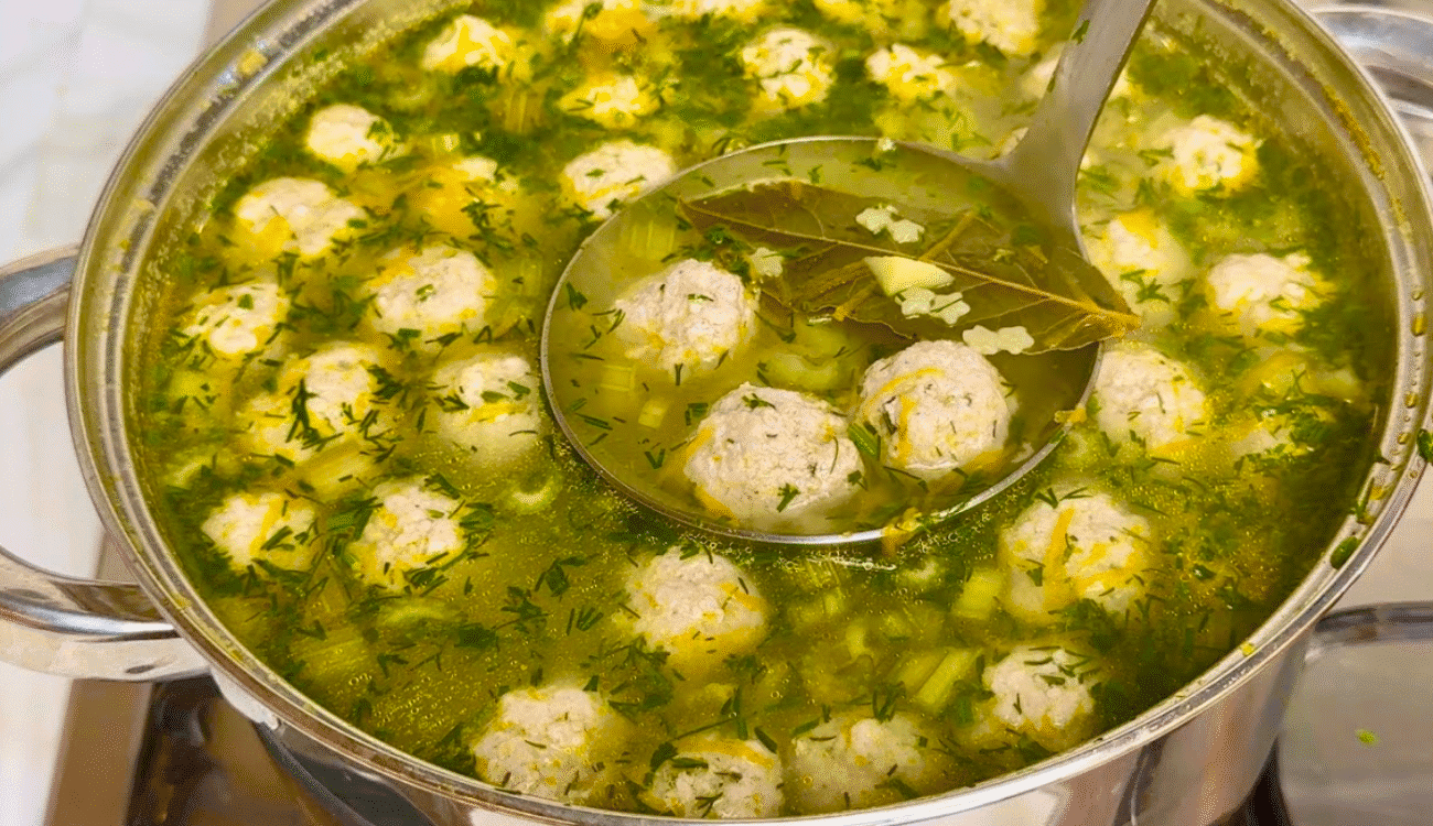 Готую цей суп з Фрикадельками по 2 рази на тиждень! Їдять, аж за "вухами тріщить"