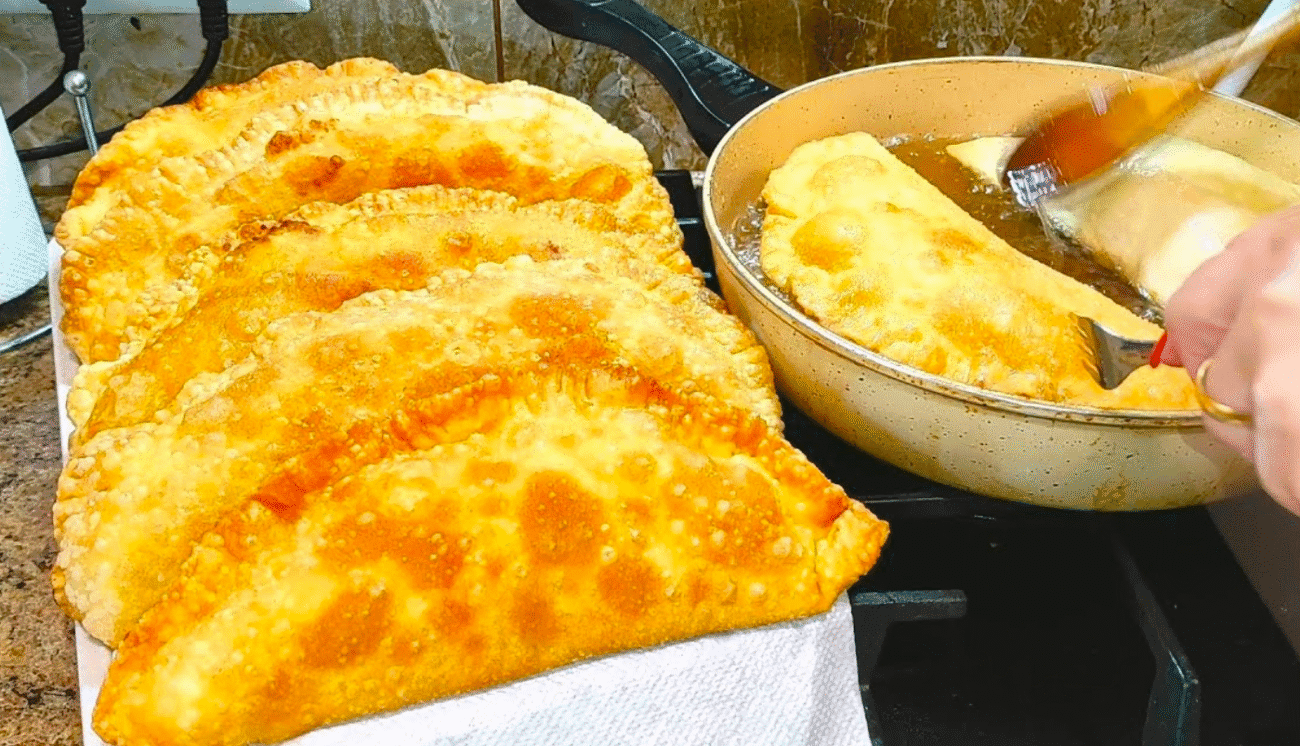 Чебуреки -рецепт, про який Вам ніхто не розповість! Як зробити найкраще Тісто з Пухирцями