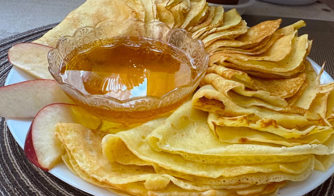 Яблучні млинці! Сімейний рецепт, який поверне Вас в дитинство! Так готують на Прикарпатті