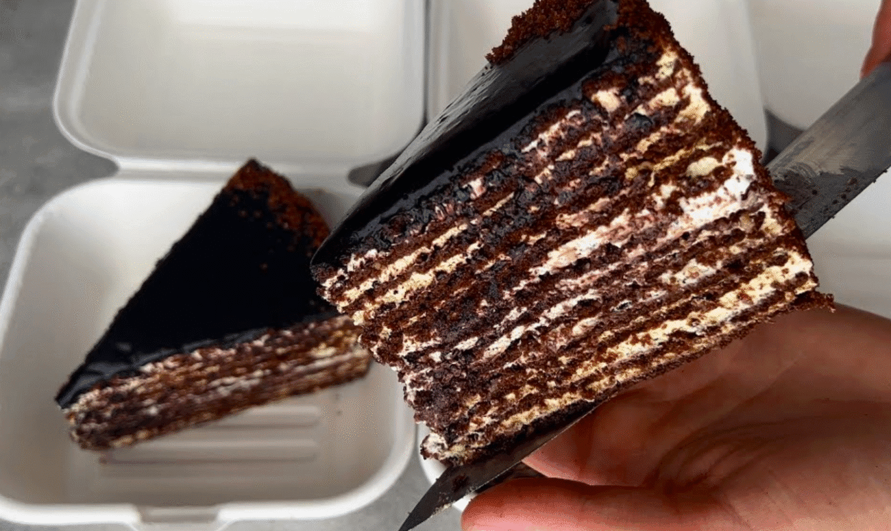 Не той Спартак, до якого ви звикли! Шоколадний Медівник з двома кремами, тане в роті!