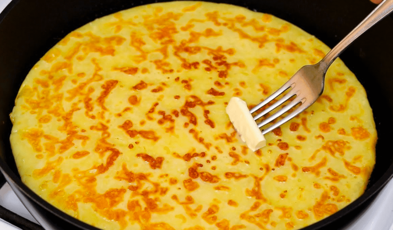 Беру Склянку кефіру, 1 яйце, сир та готую За хвилини Сніданок на сковороді без замісу тіста!