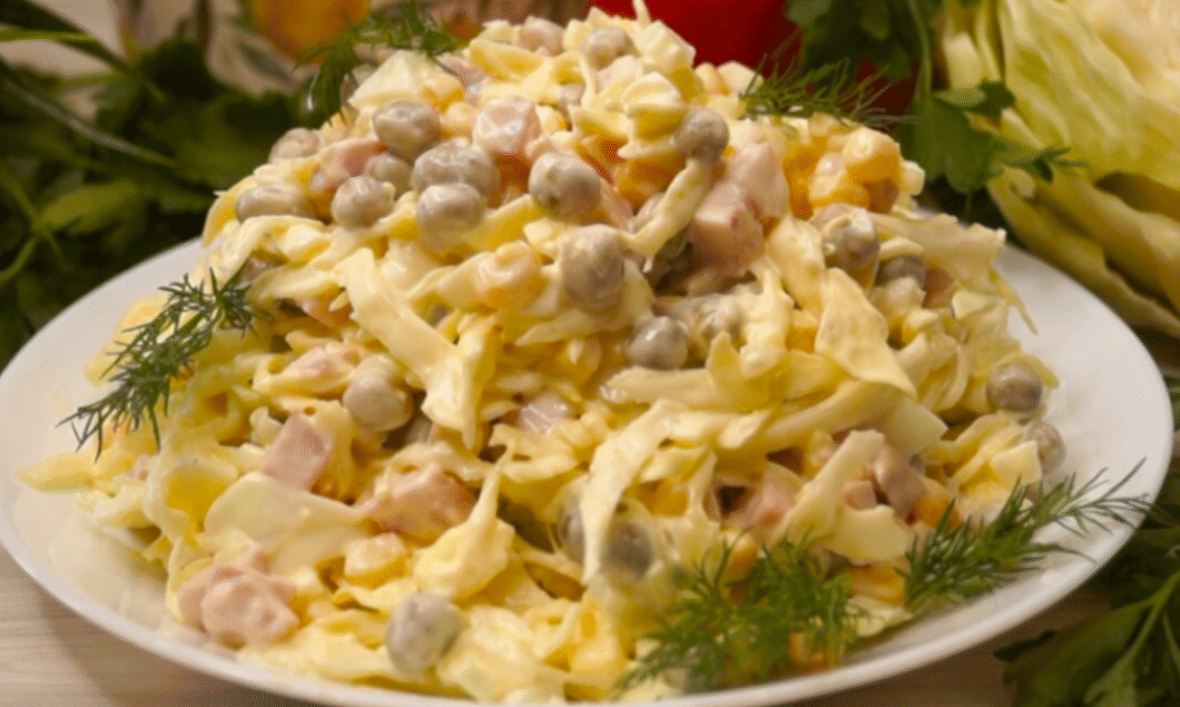 Не втомлююся готувати цей салат "Ніжність"! Це не просто набір інгредієнтів у мисці, це симфонія смаку!