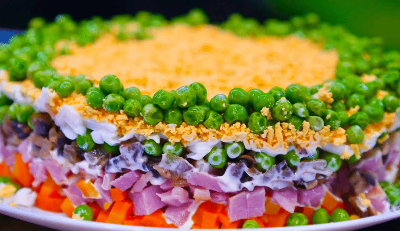 Салат "Принцеса" - рецепт, який всі шукають! Відмінна заміна для олів'є