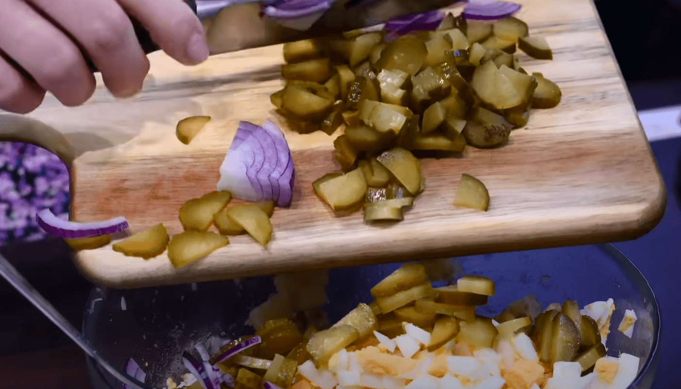 салат з тунцем