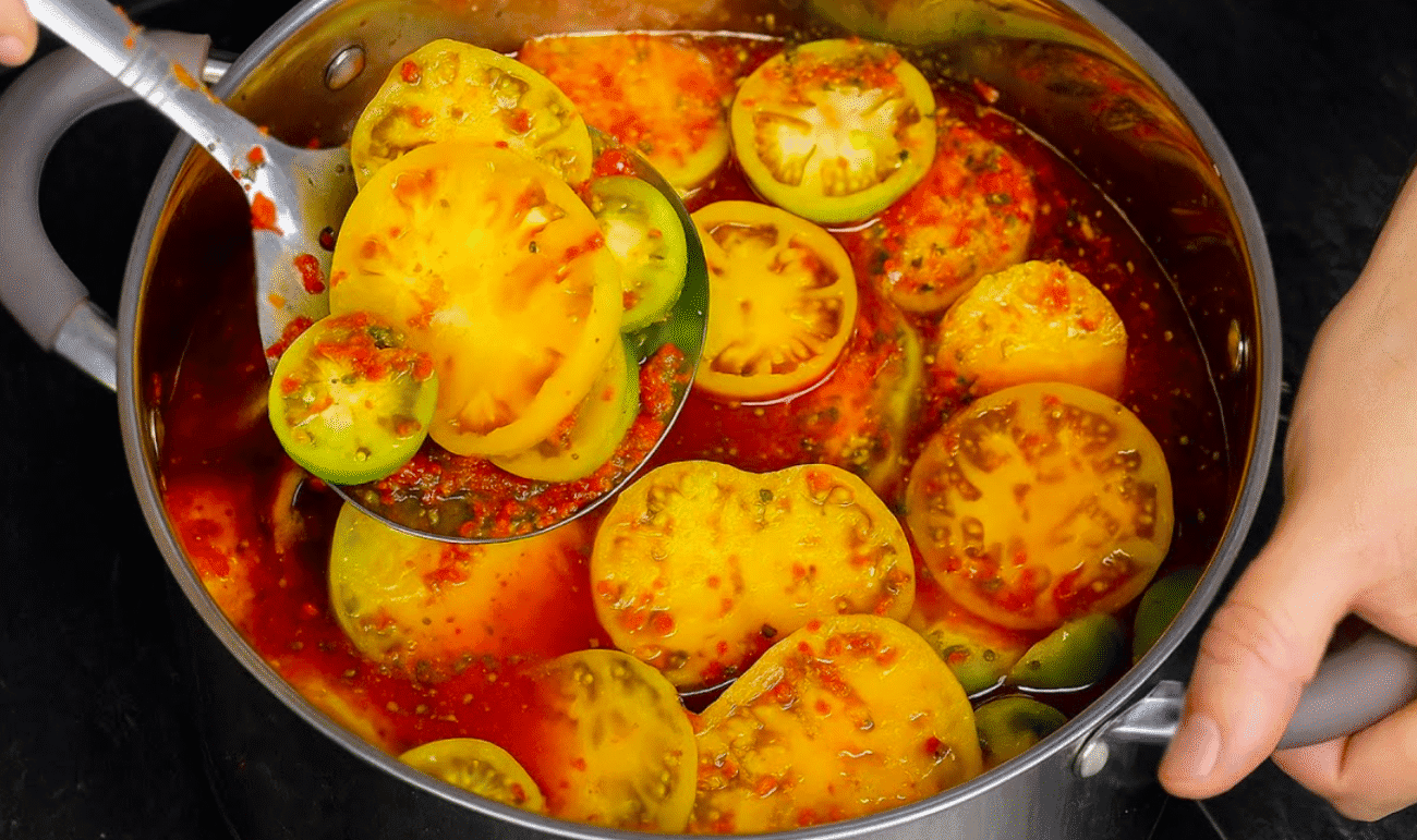 Мариновані зелені помідори на зиму по-домашньому! Хрустка ароматна закуска до будь-якого столу