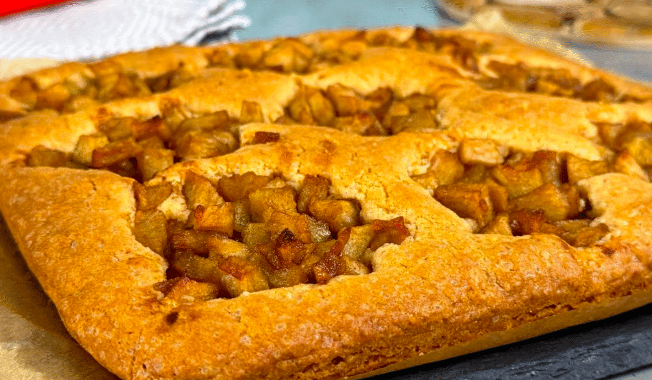 Неможливо зупинитись на одному шматочку! Яблучний пиріг, який перевершує очікування! Рецепт простіше простого