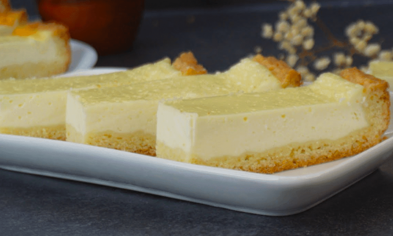 Пиріг Сметанковий, як торт - діти від нього в захваті! Магазину випічку навіть не згадують