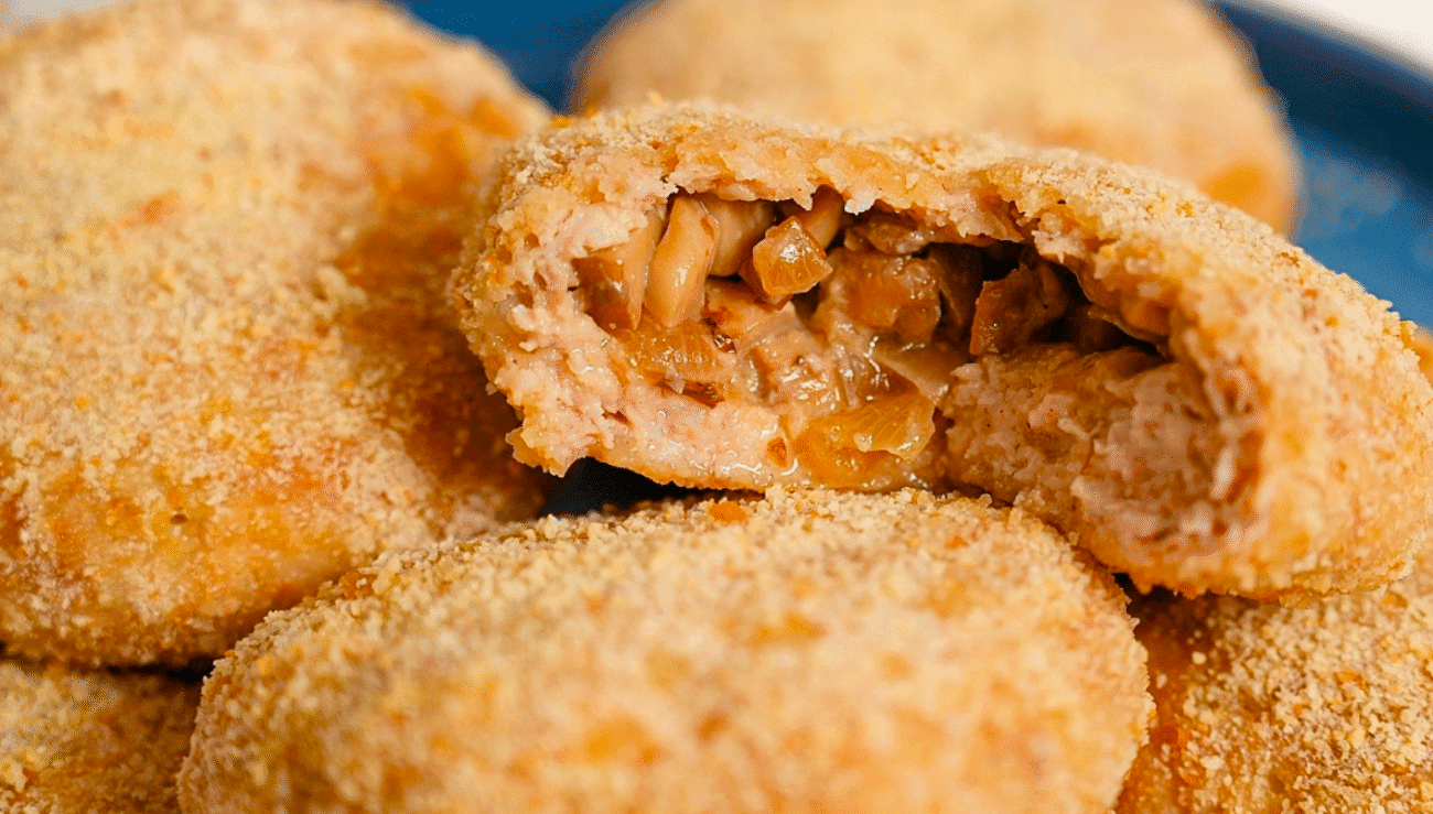 Котлети більше не смажу! Сусідка дала "Потужний" рецепт - Курячі котлети з грибами в духовці