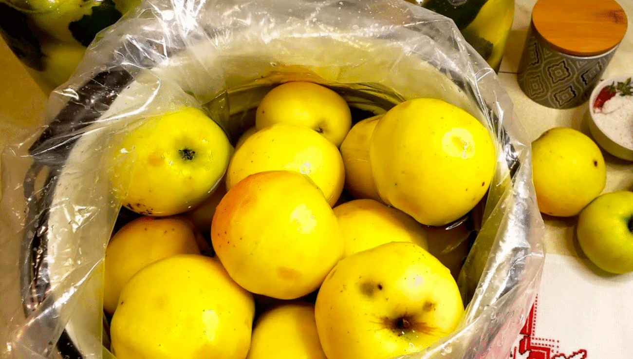 Квашені яблука, як баба готувала! Один з головних старовинних рецептів на зиму