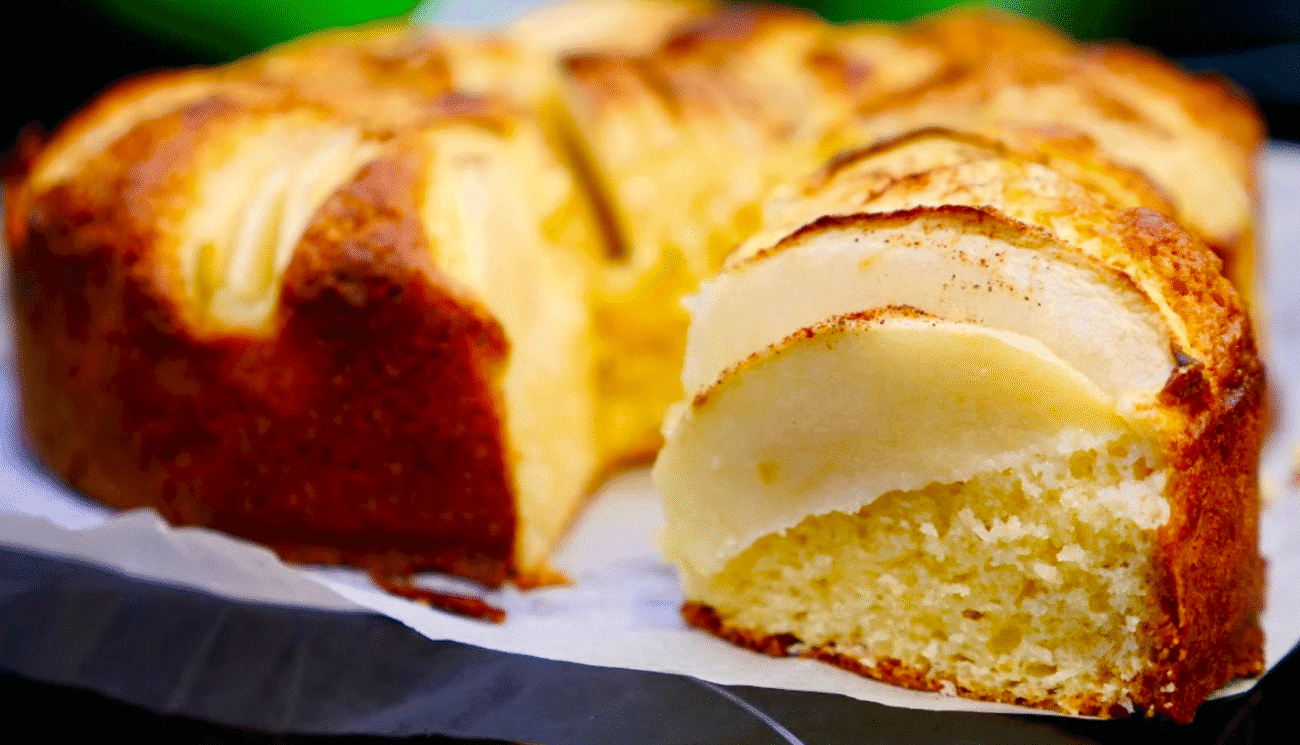 Яблучний пиріг "Золота осінь" за 30 хв! Печу його завжди коли чекаю дітей в гості! Недільний рецепт