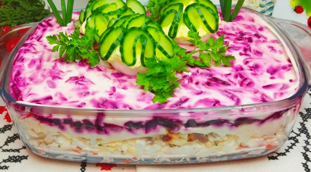 Салат "Карнавал" справить фурор на вашому столі! Мама і свекруха вже записали рецепт в зошит