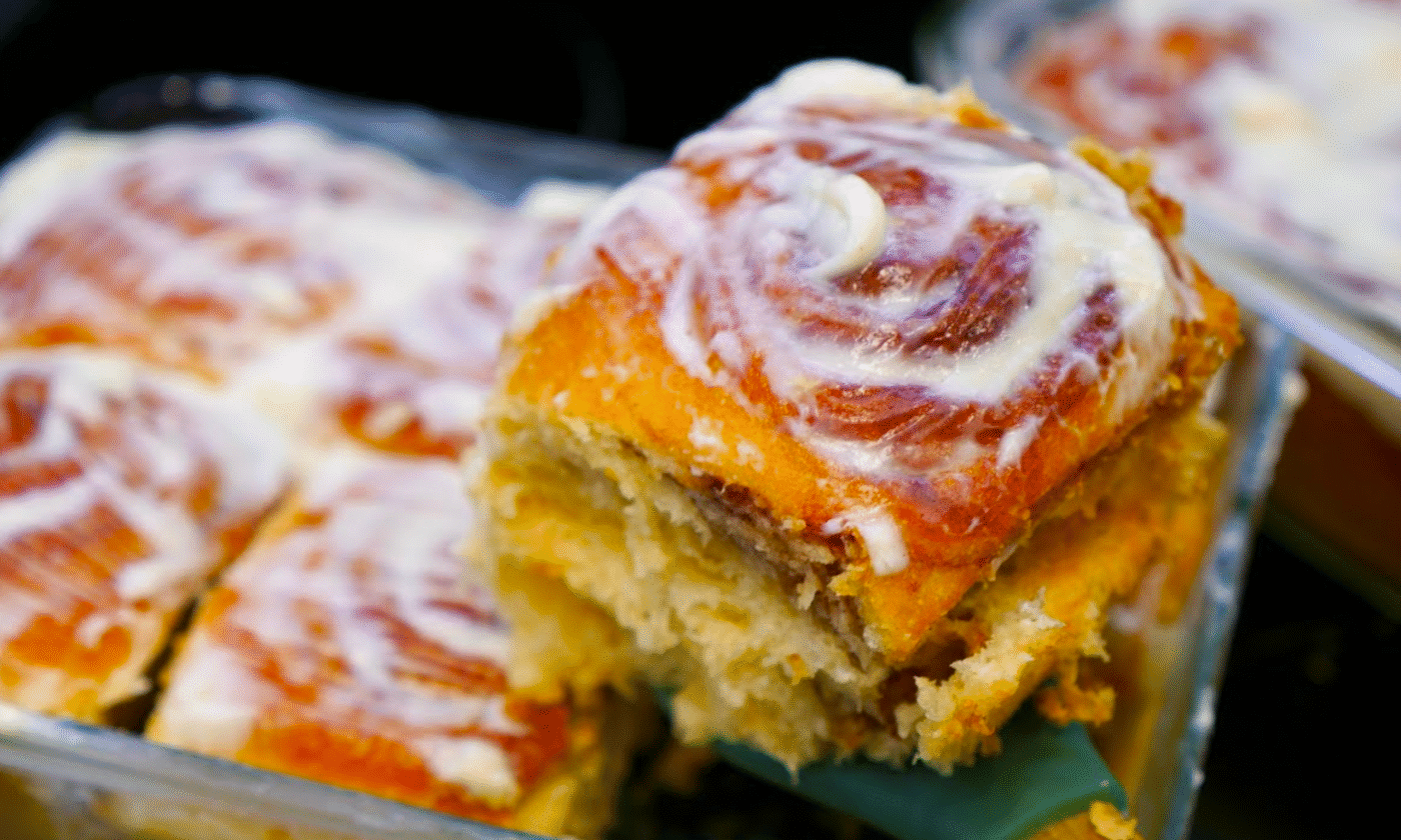 Кума-кондитер дала рецепт: булочки з корицею "Сінабони" по-простому, на воді - неможливо відірватися