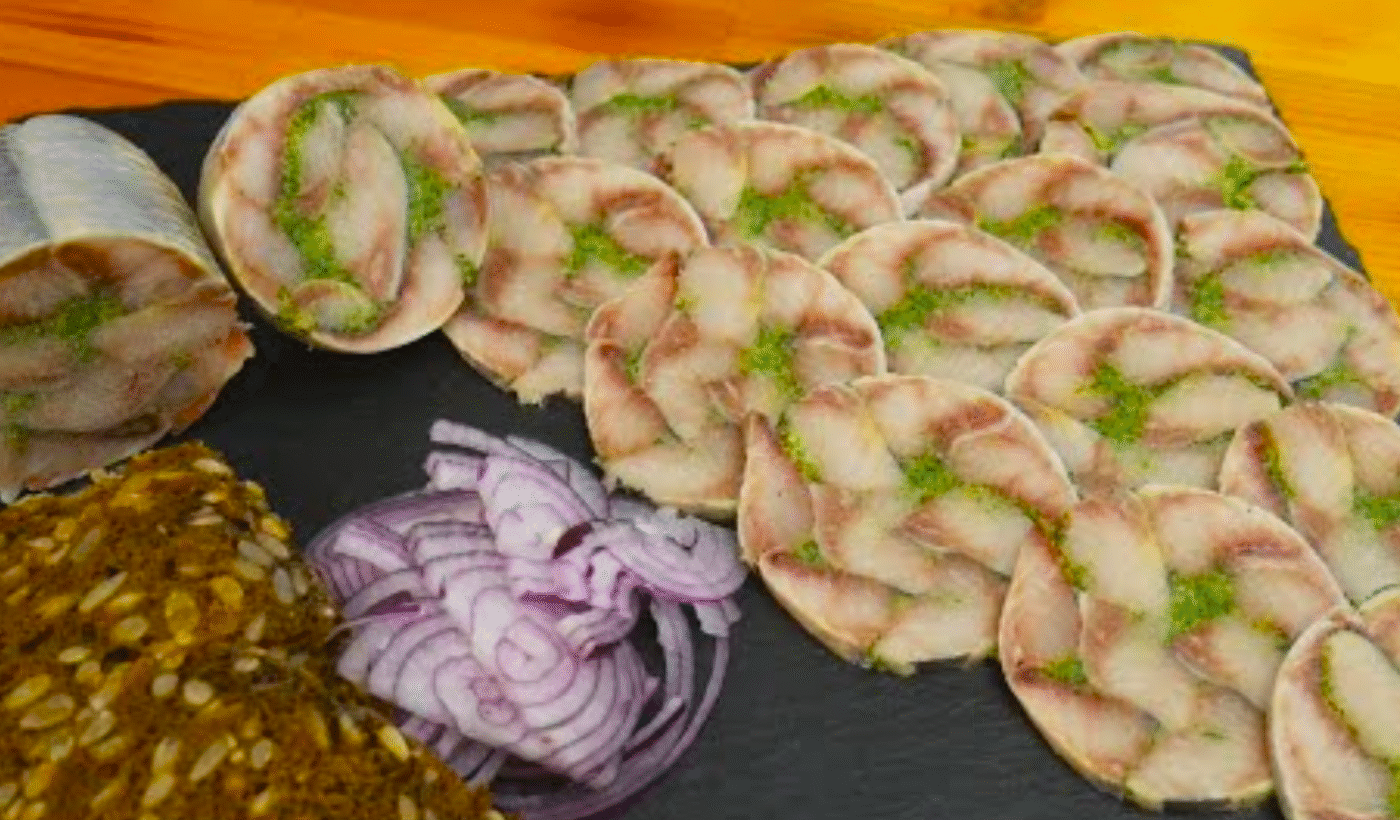 Атлантичне сало: закуска з оселедця, яка стане хітом цього сезону! Готується легко, виглядає розкішно