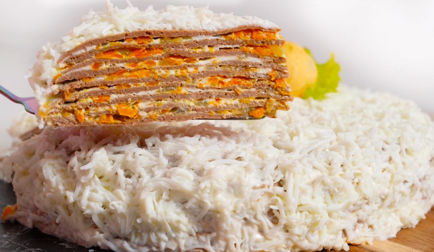 Найсмачніший рецепт всіх поколінь: Печінковий торт, рука так і тягнеться за ще одним шматочком