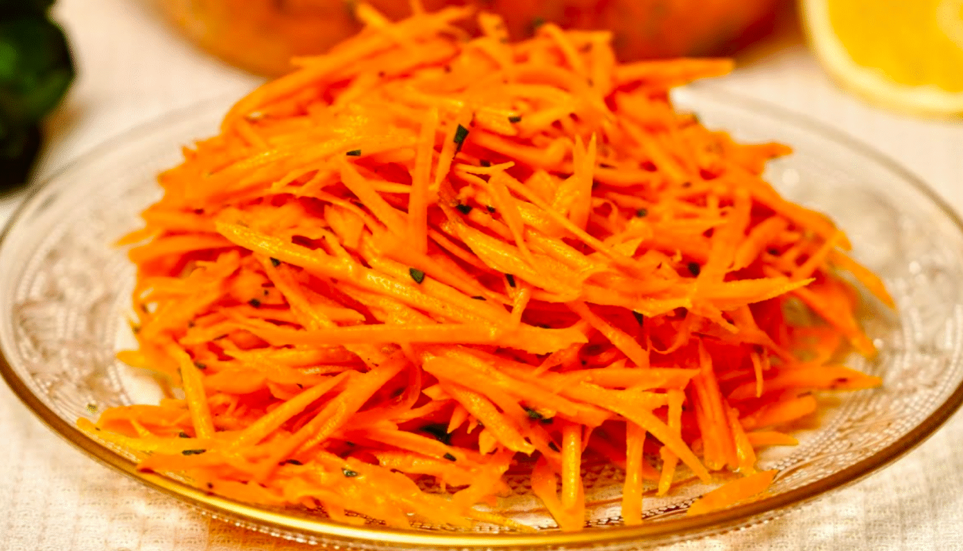 Французький салат, який побив всі рекорди з швидкості приготування! 1 інгредієнт + заправка!