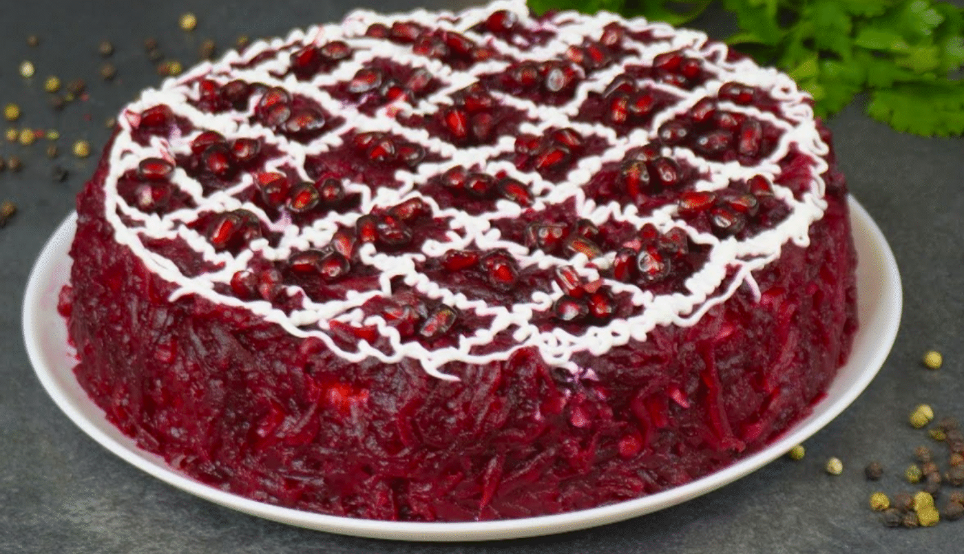 Пам'ятаєте цей рецепт? Салат "Ґроно" - справжній Новорічний хіт всіх поколінь