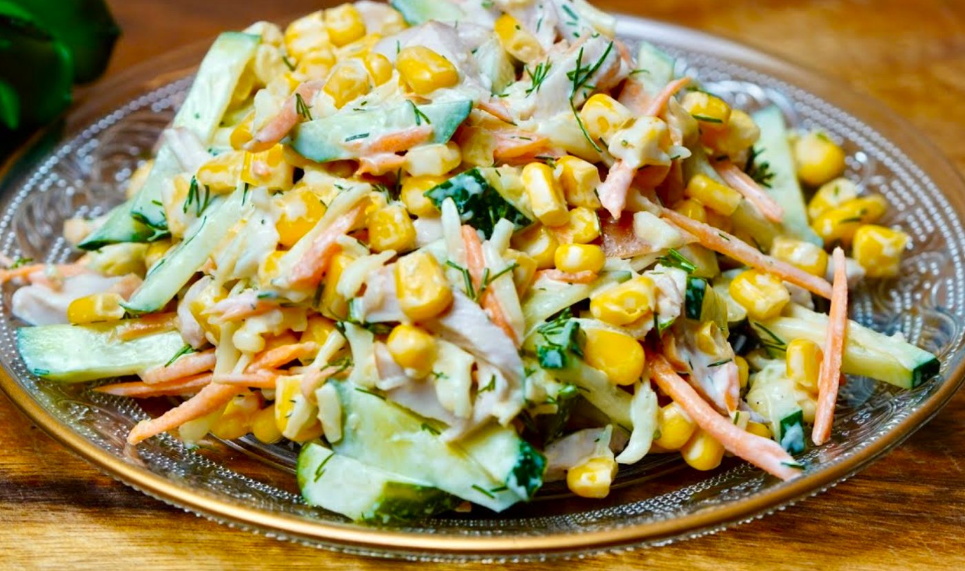 Кума вичитала новий рецепт: Беру банку кукурудзи і готую святковий салат з простих продуктів