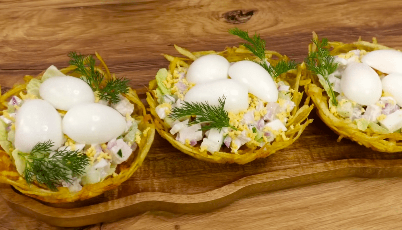 Салат "Картопляні гнізда". Як приготувати і подати порційно гостям на свято?