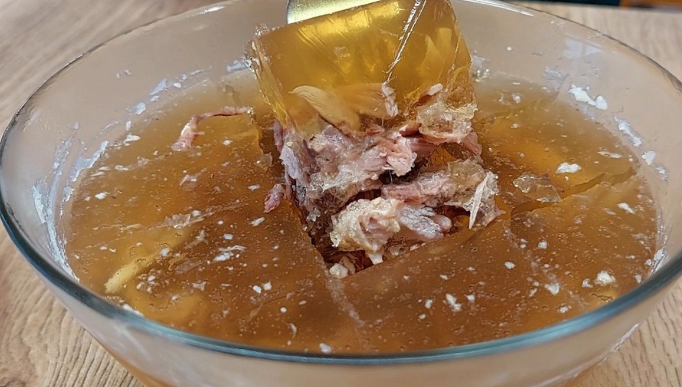 Холодець по-новому "В духовці": запечене м’ясо для чистого бульйону і насиченого смаку