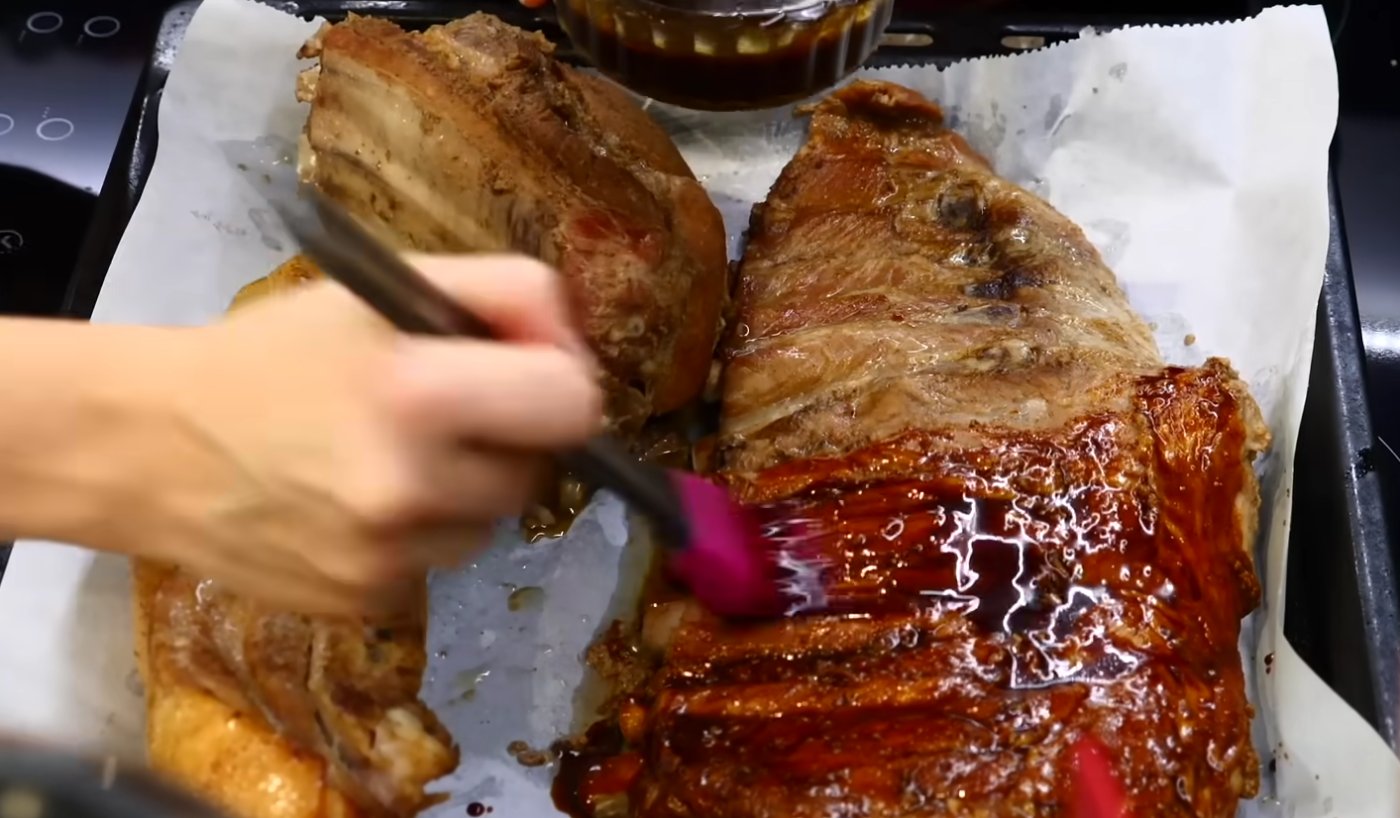 Як приготувати соковиті та ніжні реберця до Нового року 2026