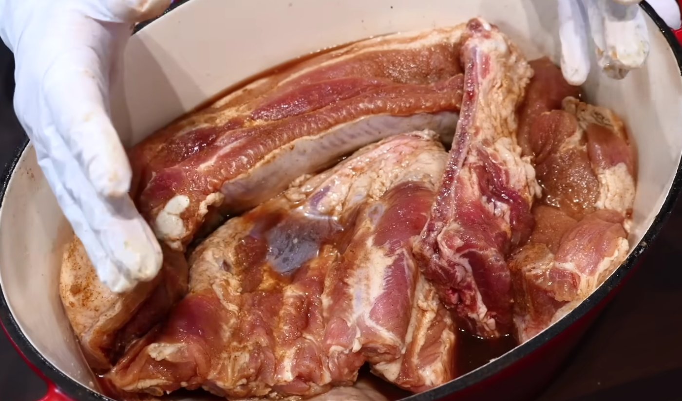 Як приготувати соковиті та ніжні реберця до Нового року 2026