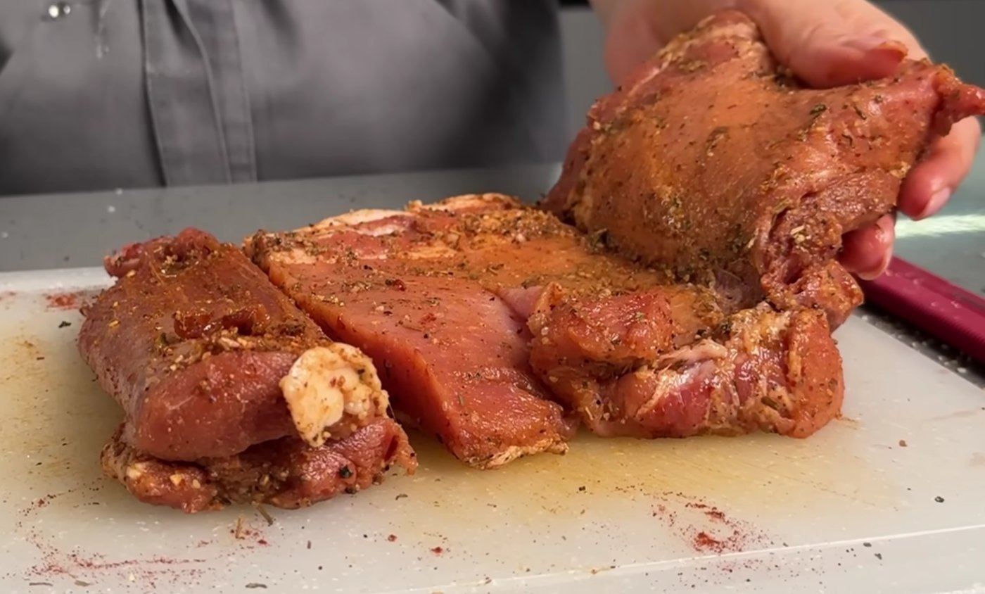 Свинина "По-Монреальськи"! Вище за всякі похвали! Гості будуть аплодувати, настільки смачно