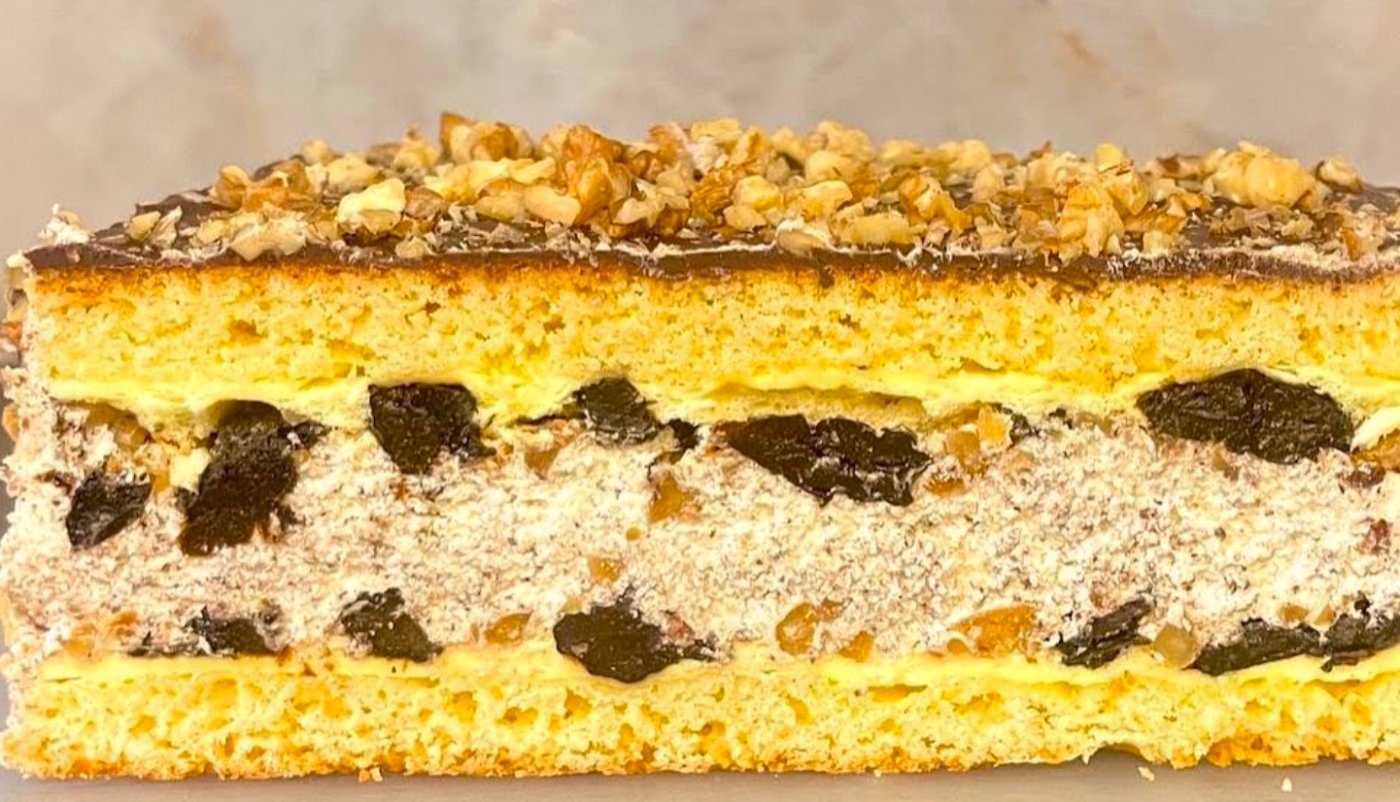 Одним коржем! Пляцок з Чорносливом, горіхами і шоколадом - легкий рецепт