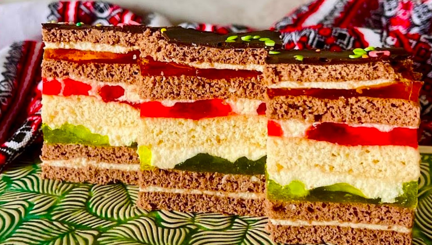 Пляцок, який передає смак свят на всі 100 %: "Жар-птиця" - печеться простіше ніж здається