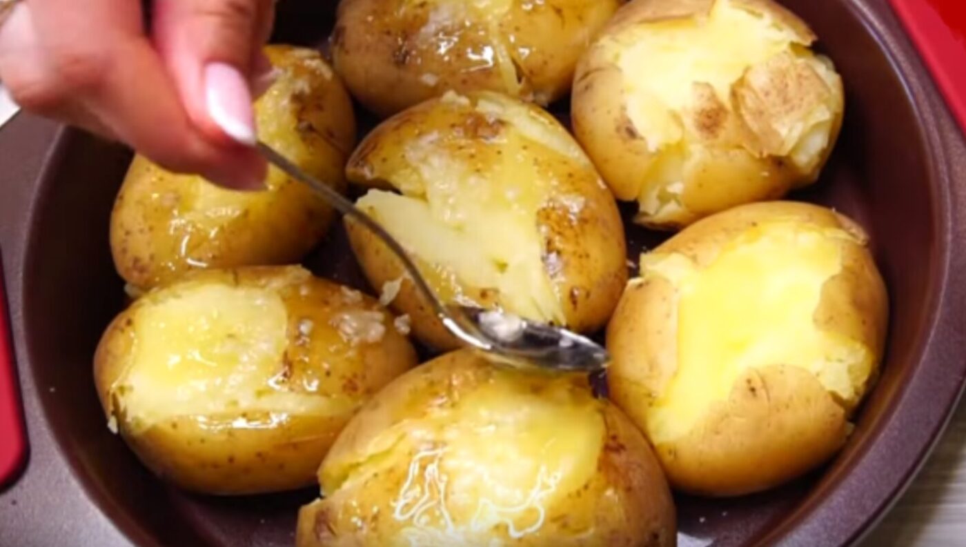 запечена картопля з сиром по-австралійськи