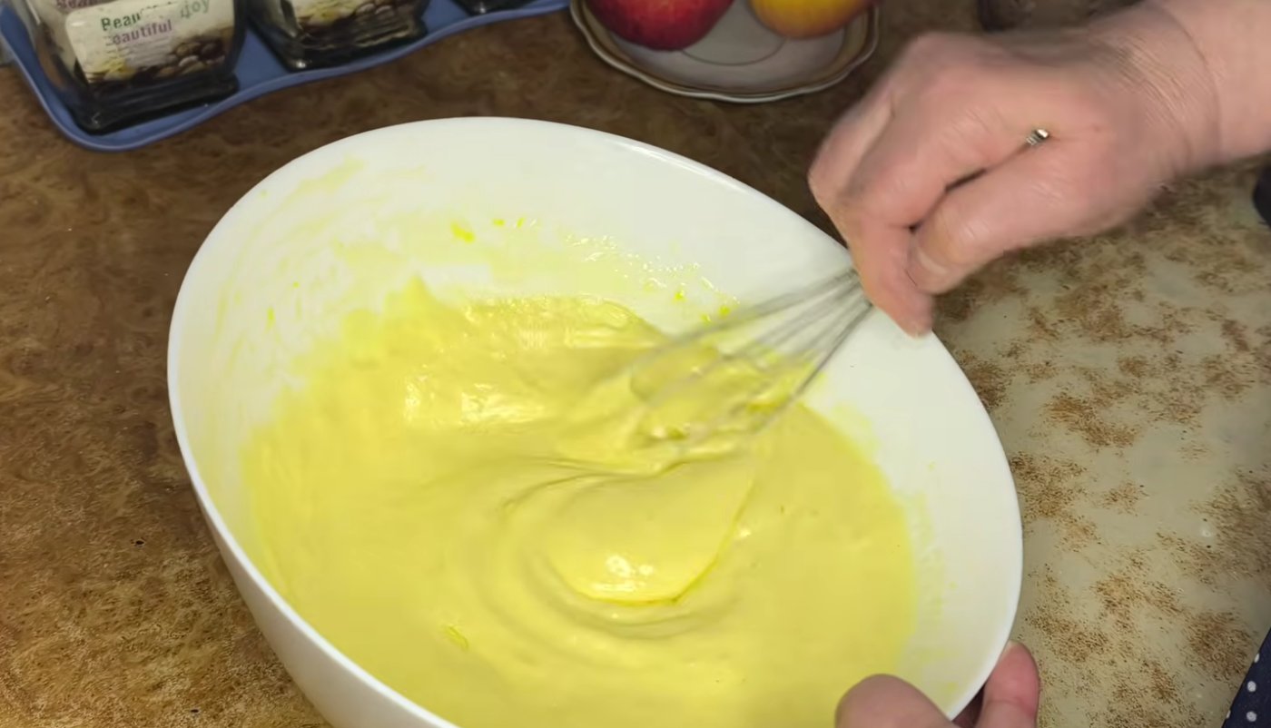 Яблучна Шарлотка На сковороді