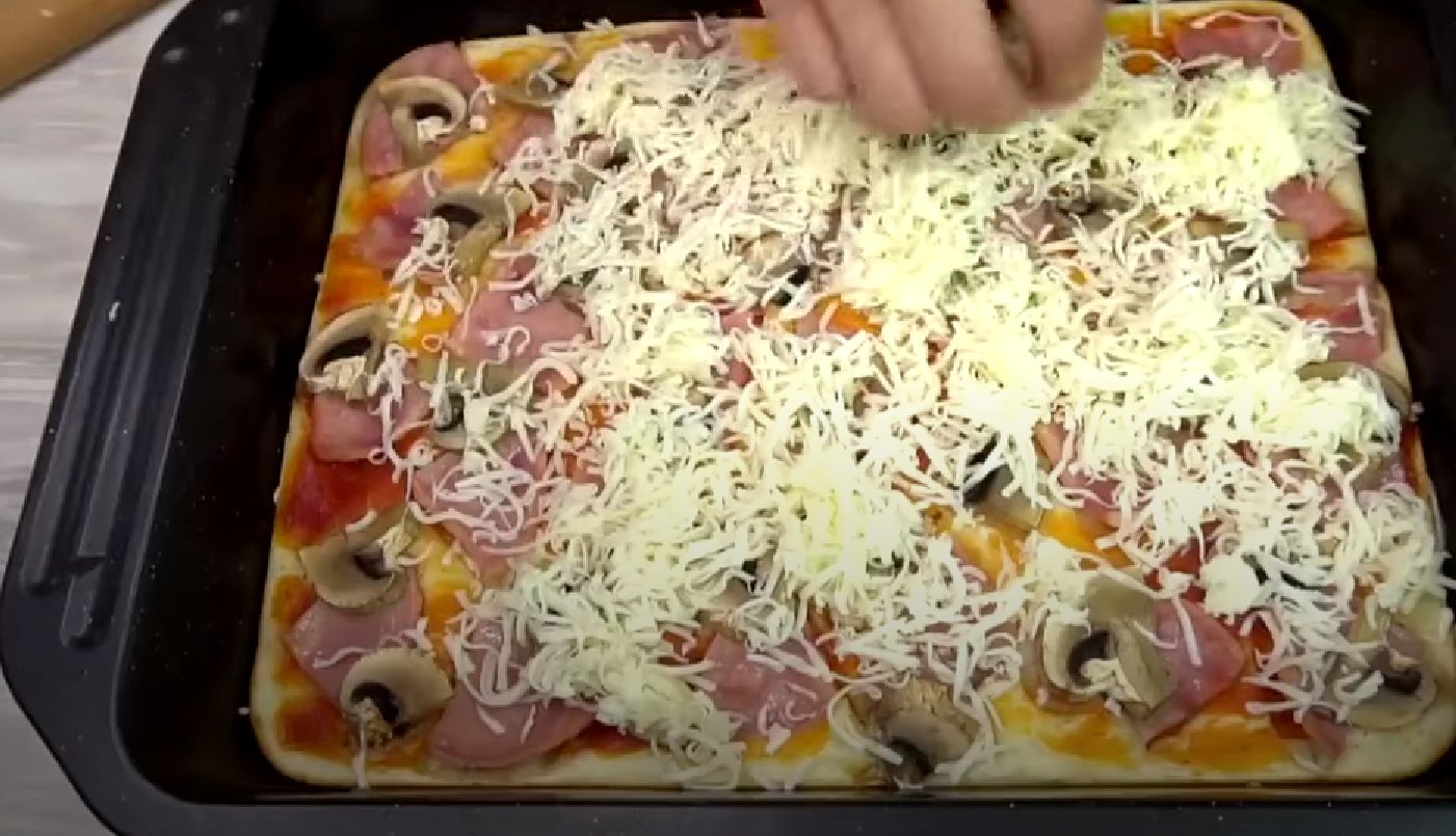 піца на литому тісті