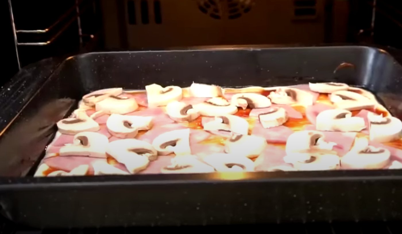 піца на литому тісті