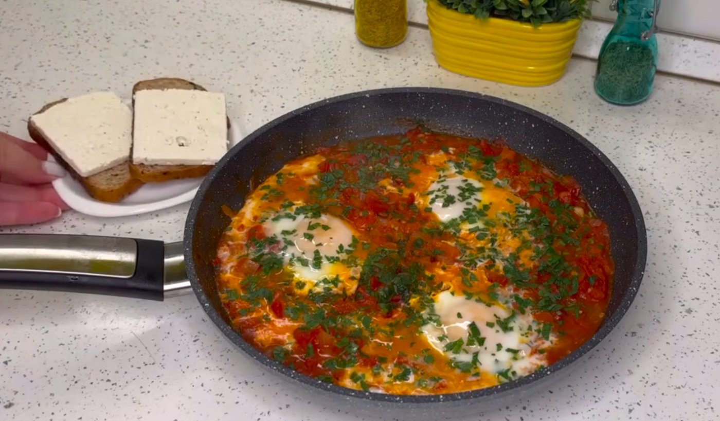 Швидкий гарячий сніданок за кілька хвилин, який люблю найбільше! Чоловік навчив