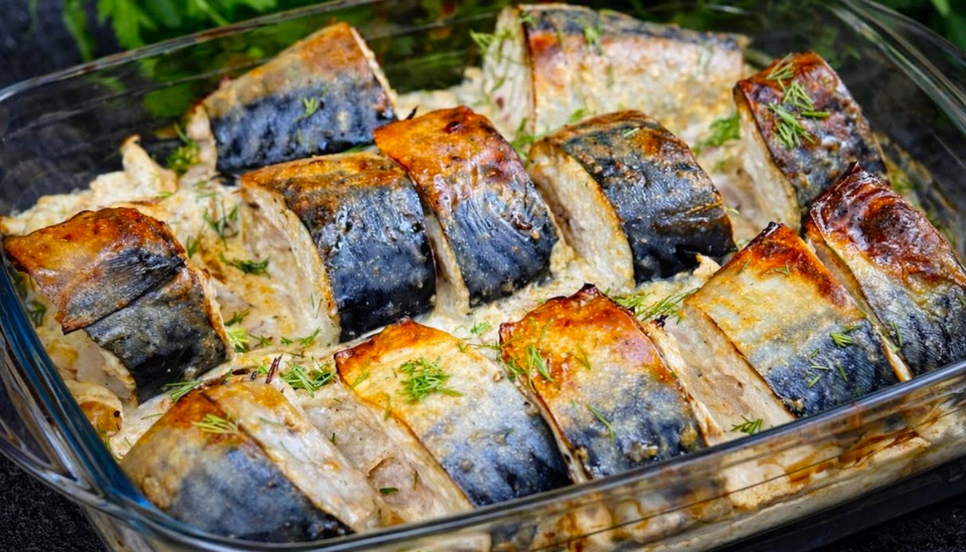 Так скумбрію ніхто не готує, а дарма! Пальчики оближеш! Скумбрія в сметанному соусі з хроном