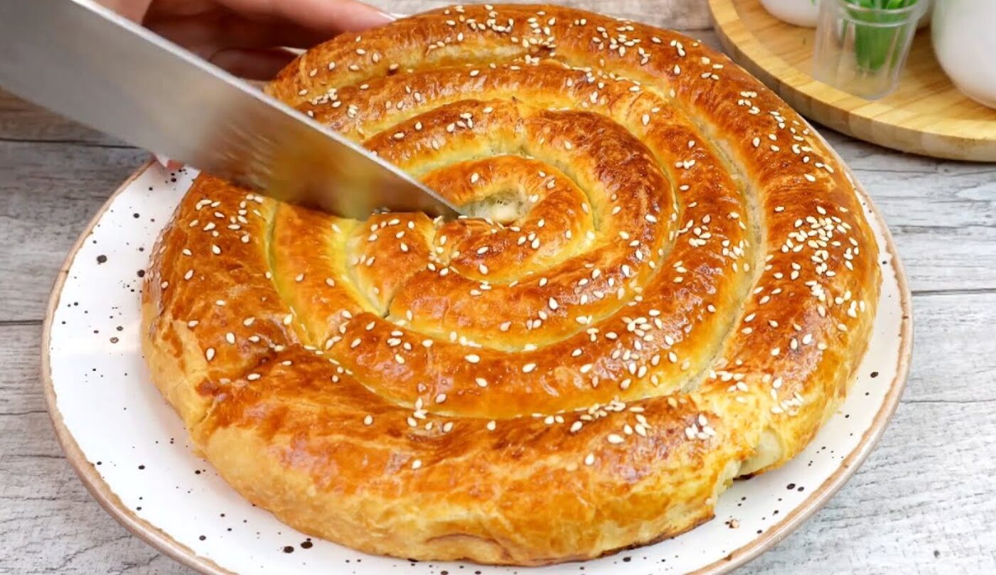 М'ясний пиріг "Помічник" - з листового тіста! До супу чи борщу краще бутербродів